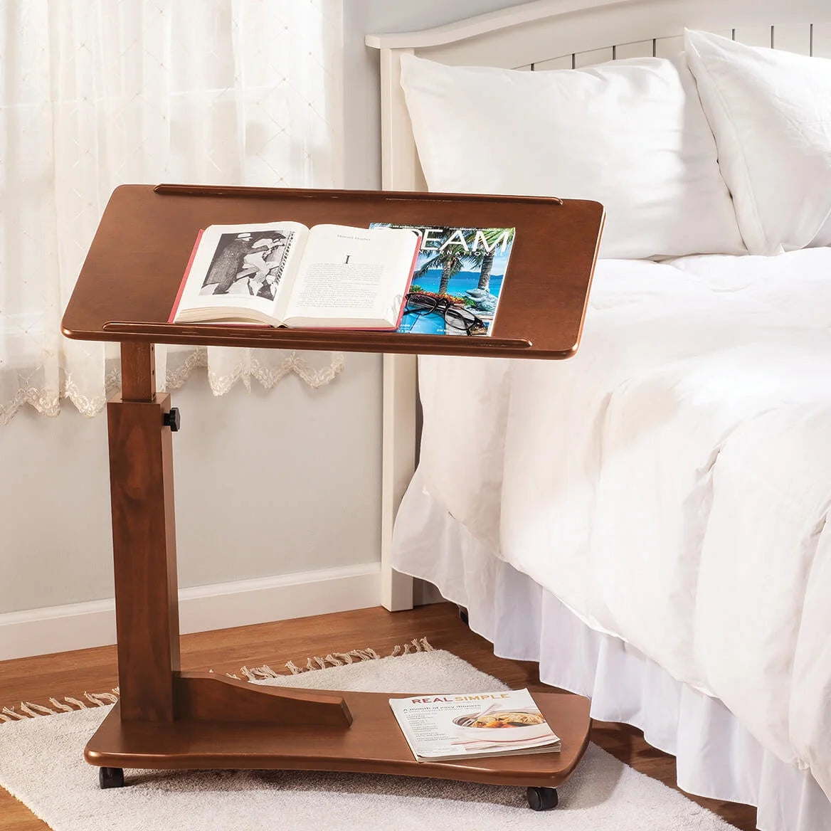 Oak C Shaped Side Accent Table B83587