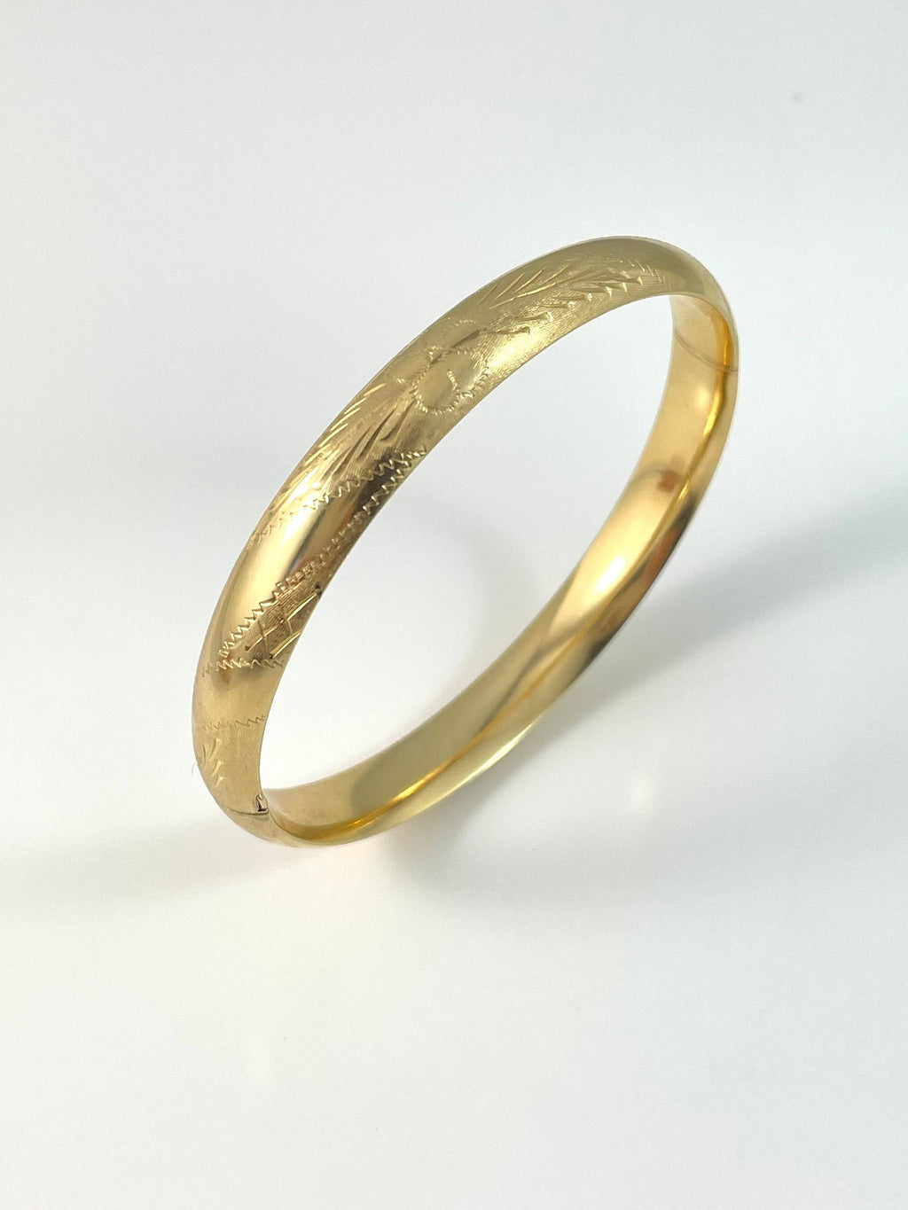 14K Yellow Gold Floral Engraved Hinged Bangle P2011