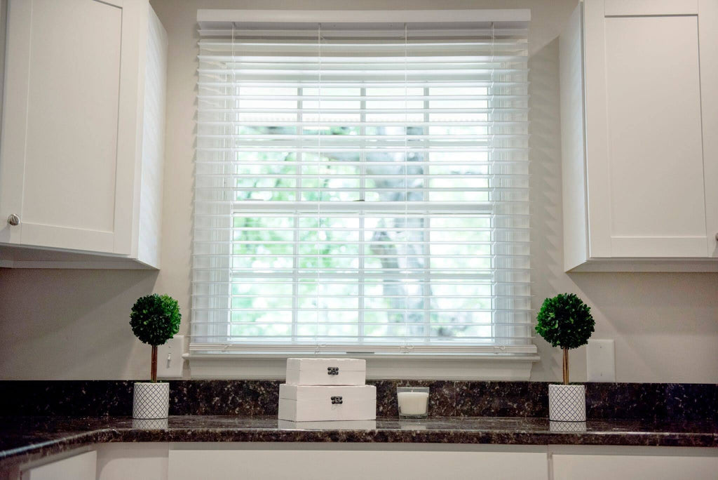 Cordless Faux Wood Room Darkening Blinds T70056