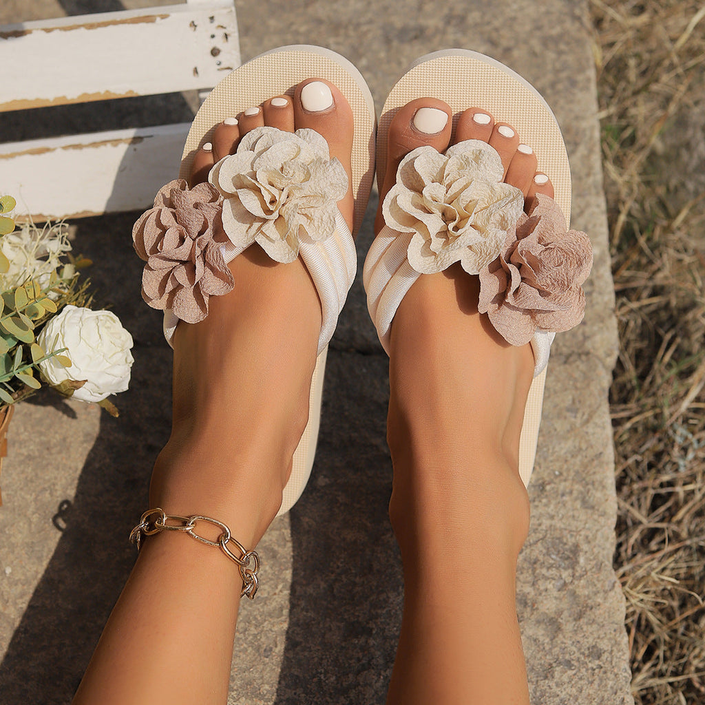 Women's Platform Flower Flip Flops - Chunky Thong Sandals with 3D Fabric Flowers & Ankle Chain