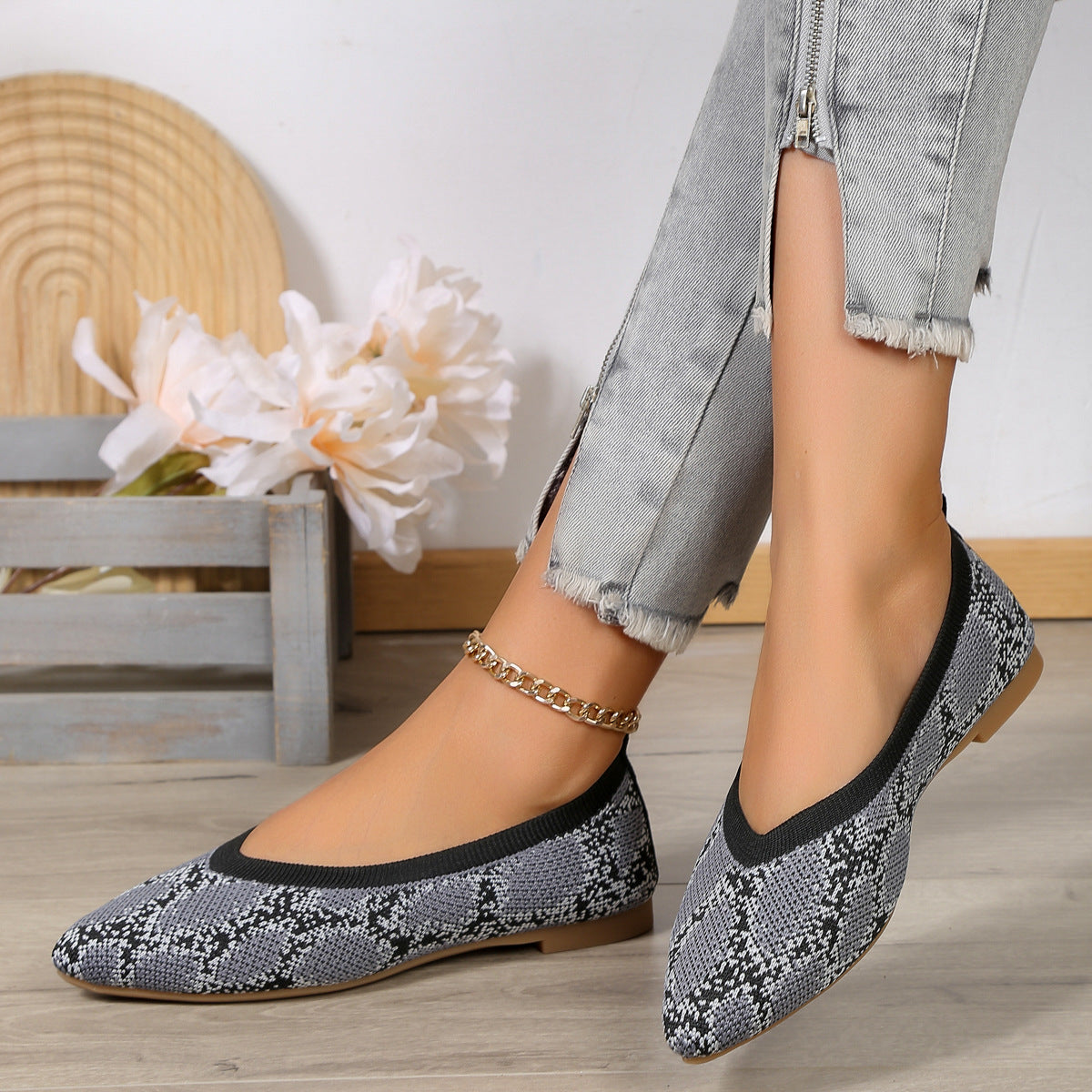 Leopard Print Knit Pointed Toe Flats – Comfortable Slip-On Loafers