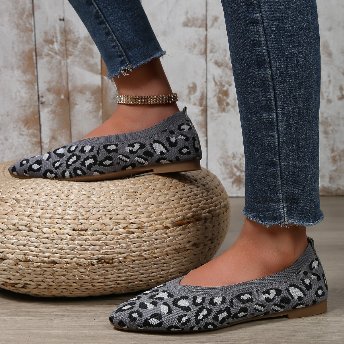 Leopard Print Knit Pointed Toe Flats – Comfortable Slip-On Loafers