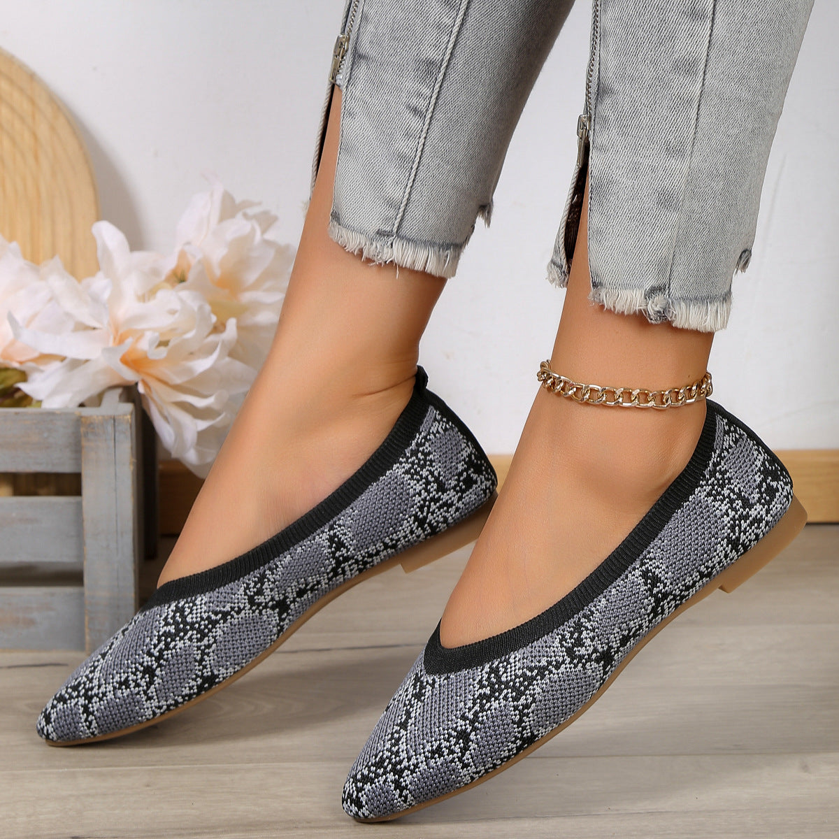 Leopard Print Knit Pointed Toe Flats – Comfortable Slip-On Loafers