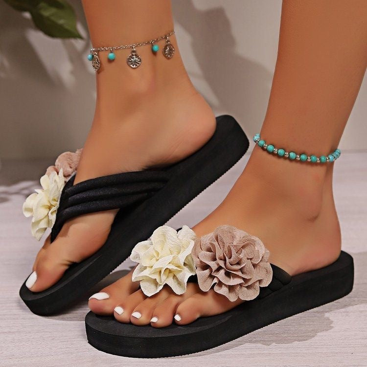 Women's Platform Flower Flip Flops - Chunky Thong Sandals with 3D Fabric Flowers & Ankle Chain