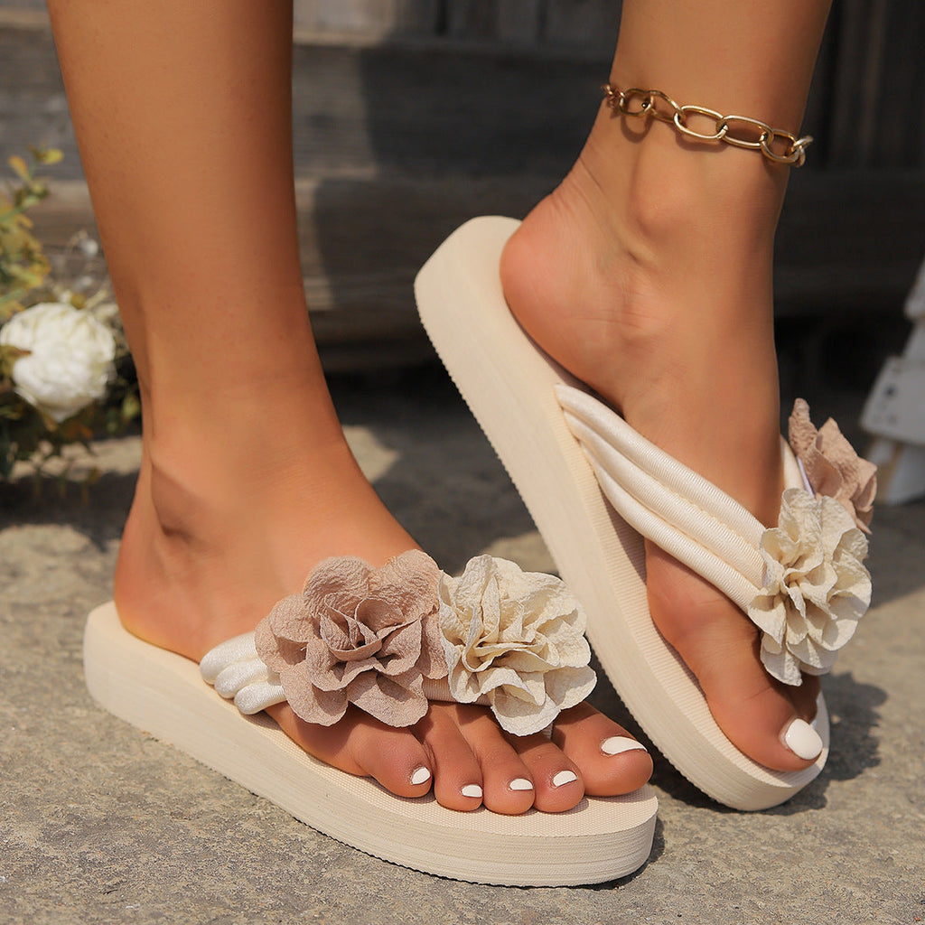 Women's Platform Flower Flip Flops - Chunky Thong Sandals with 3D Fabric Flowers & Ankle Chain