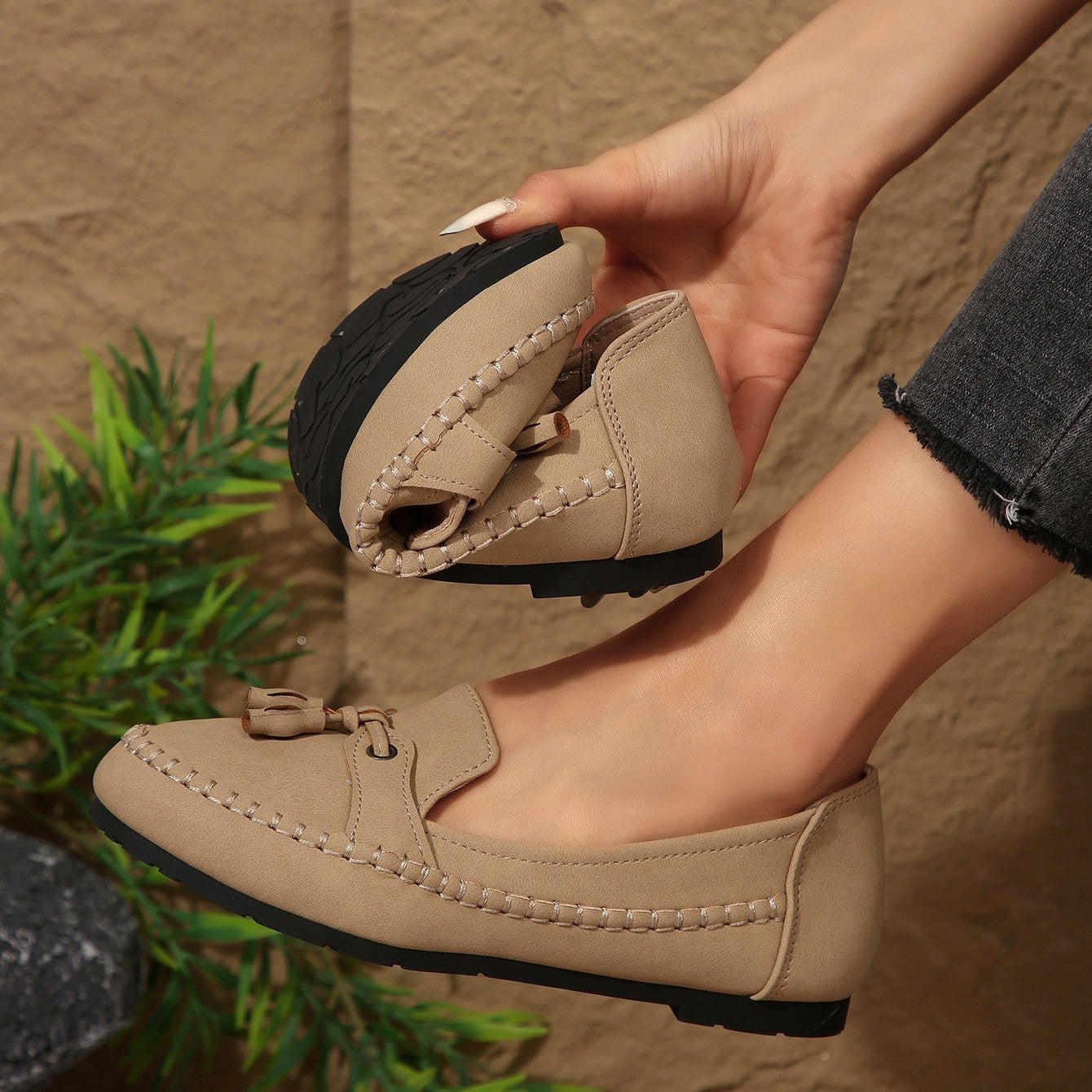 Casual Tassel Loafers for Women – Comfortable Suede Slip-On Flats