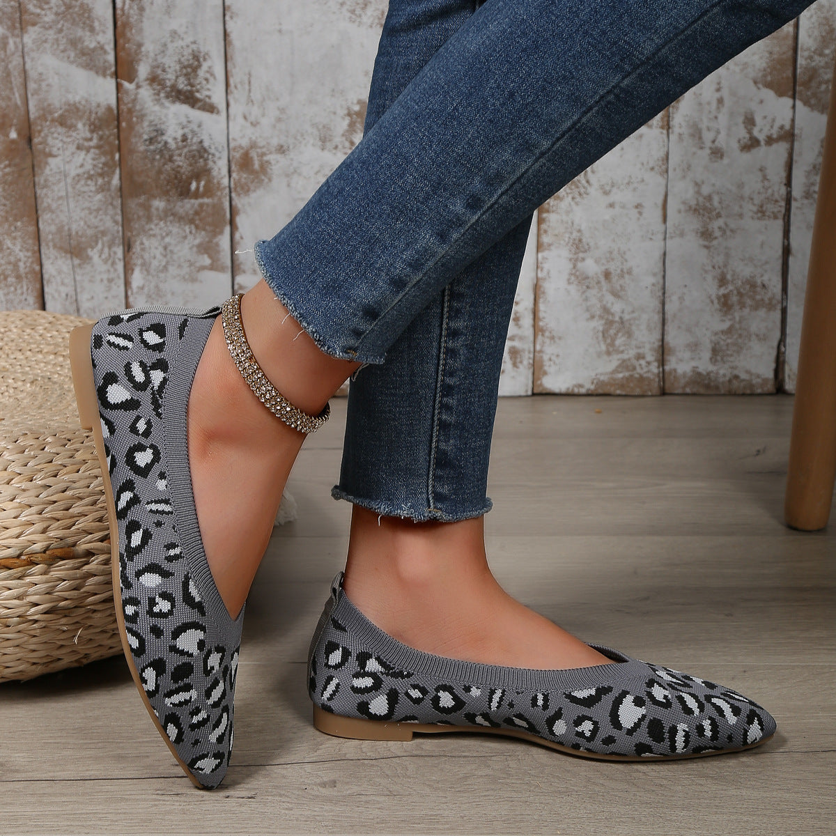 Leopard Print Knit Pointed Toe Flats – Comfortable Slip-On Loafers