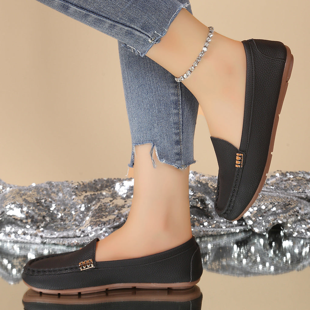 Classic Leather Loafers for Women – Comfortable Slip-On Flats with Gold Buckle Detail
