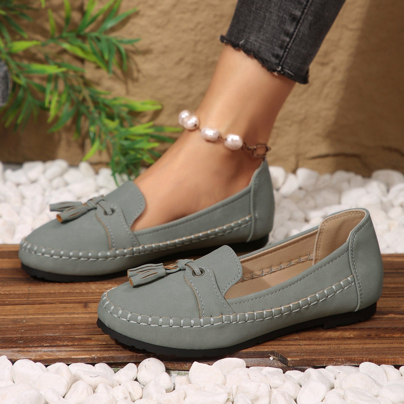 Casual Tassel Loafers for Women – Comfortable Suede Slip-On Flats