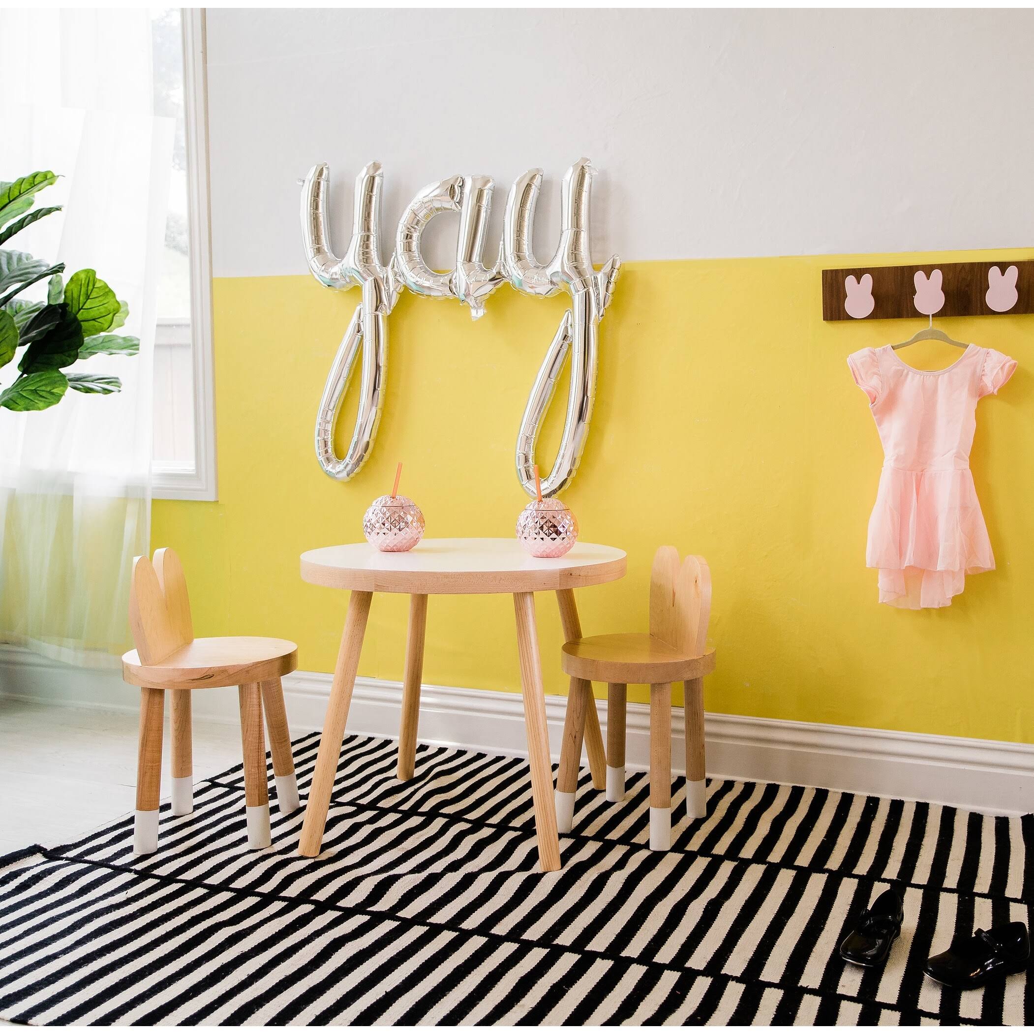 Round Kids Table Walnut White 30x22 U48859