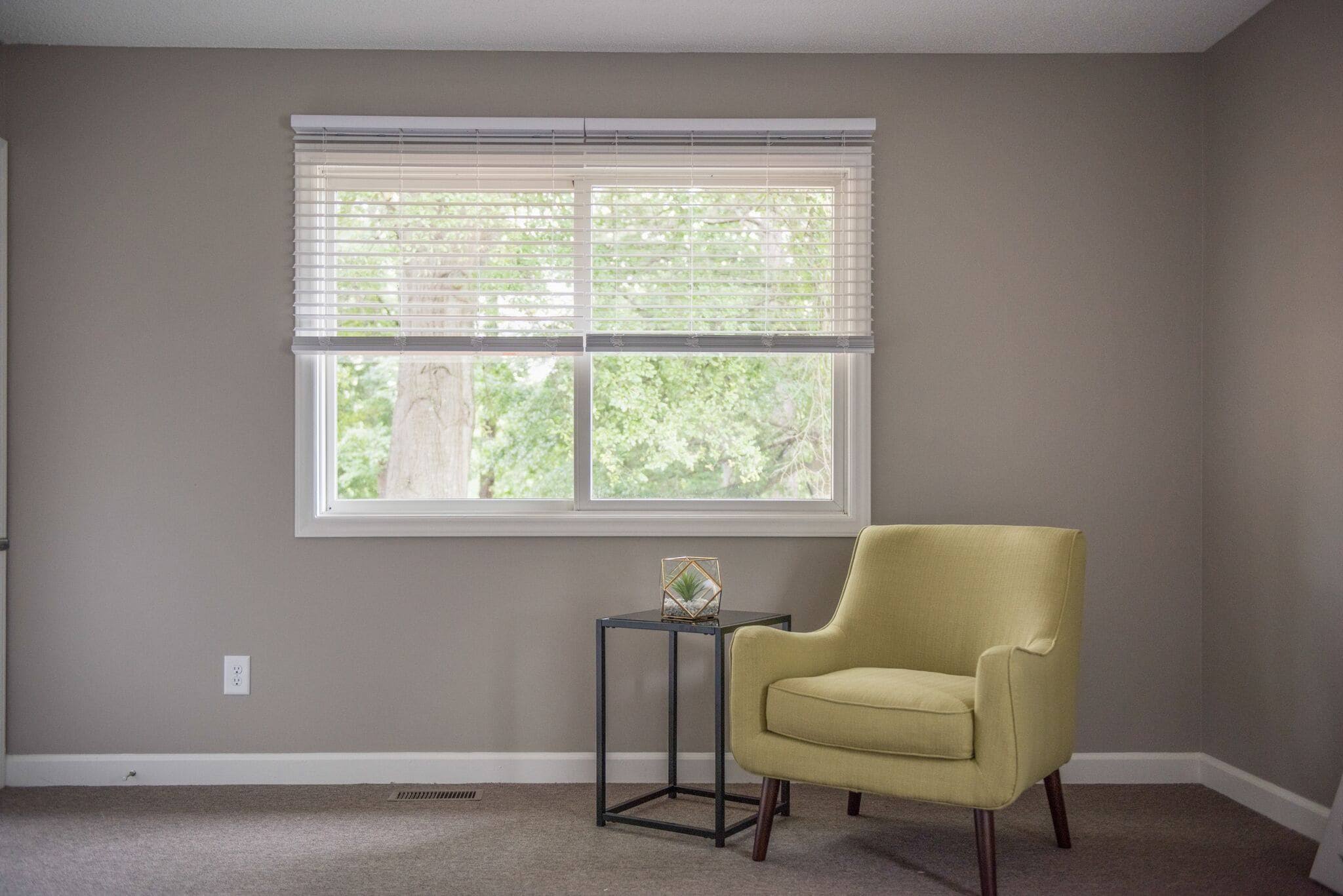 Cordless Faux Wood Room Darkening Blinds T70056