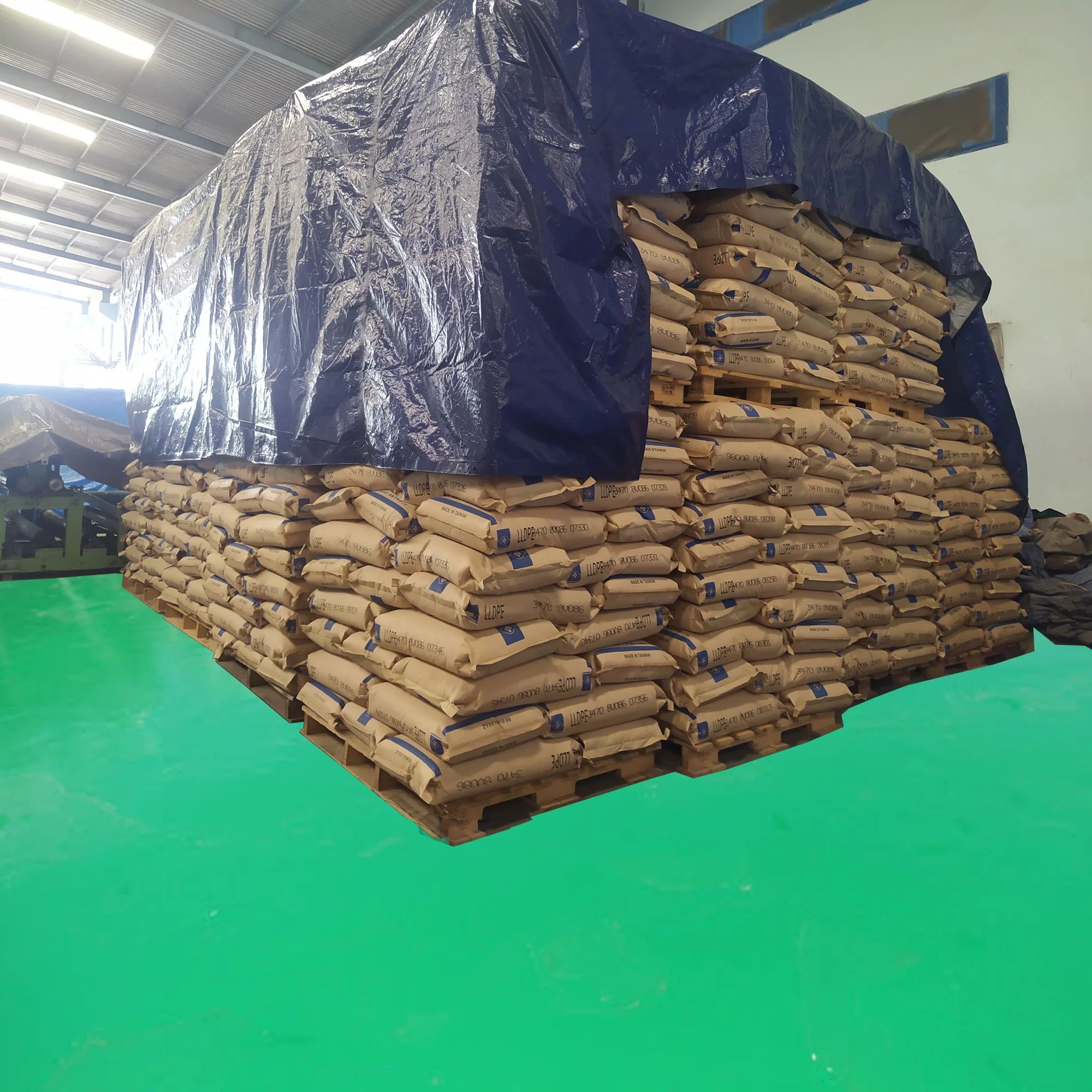Medium-Duty Tarp 12' x 24' PE T55461
